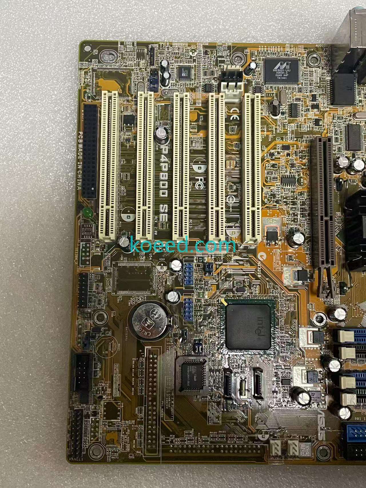 P4P800 SE - Product View